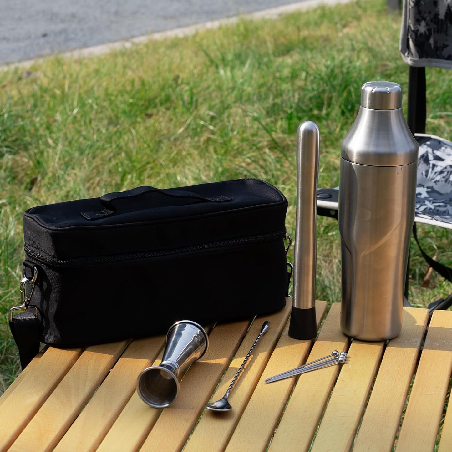 Lexenic Portable Cocktail Shaker Set,Premium Stainless Steel Vacuum Insulated Martini Shaker Kit,Bartender Kit Camping Cocktail Set for Beach,Poolside,Dinners,Parties,Weddings,Outdoor Activities